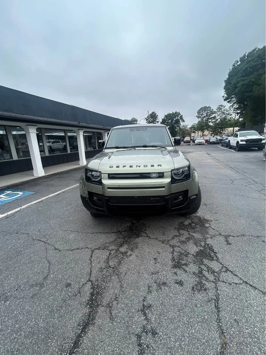 2023 Land Rover Defender L663 - Image 4 of 12