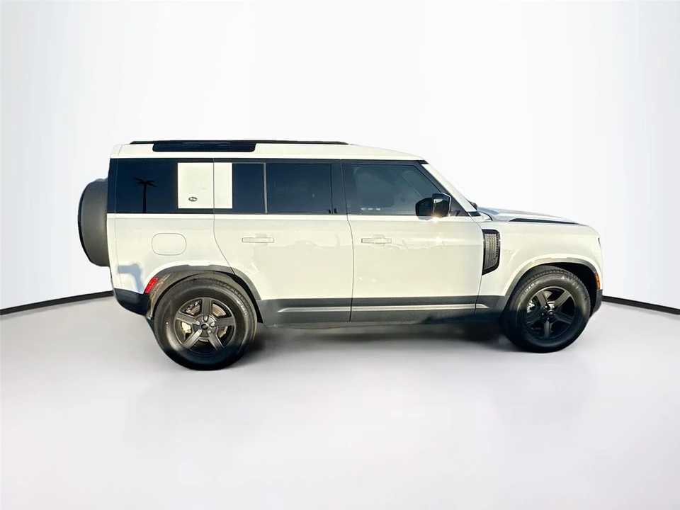 2023 Land Rover Defender L663 - Image 8 of 12