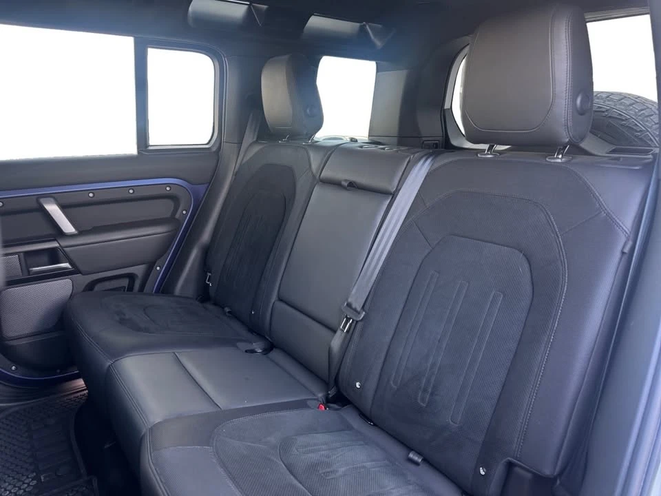 2023 Land Rover Defender V8 - Image 19 of 20