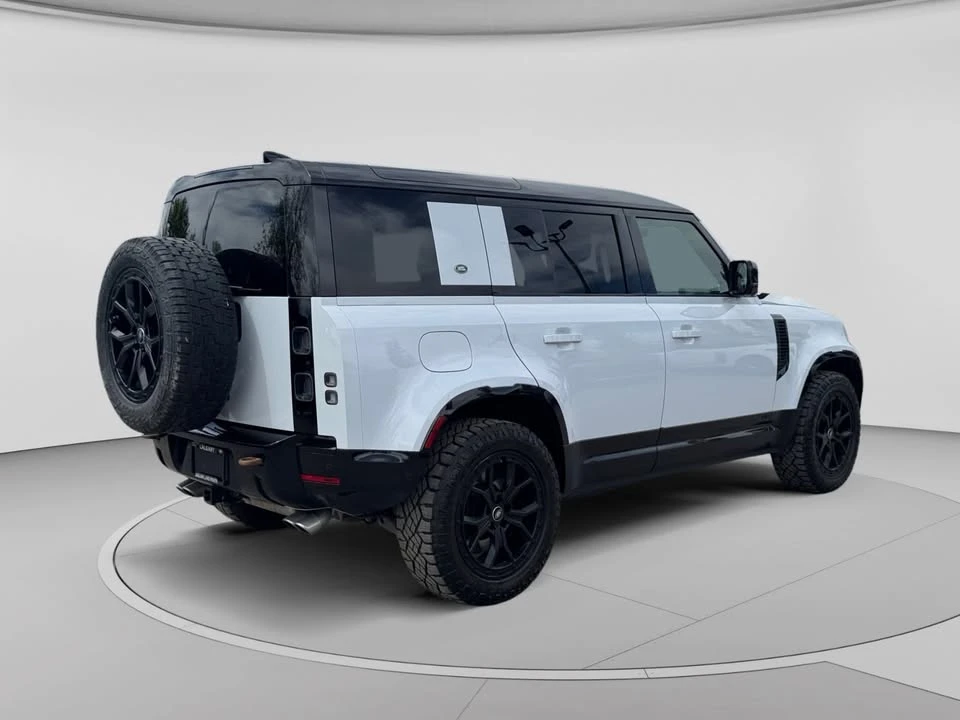 2023 Land Rover Defender V8 - Image 5 of 20
