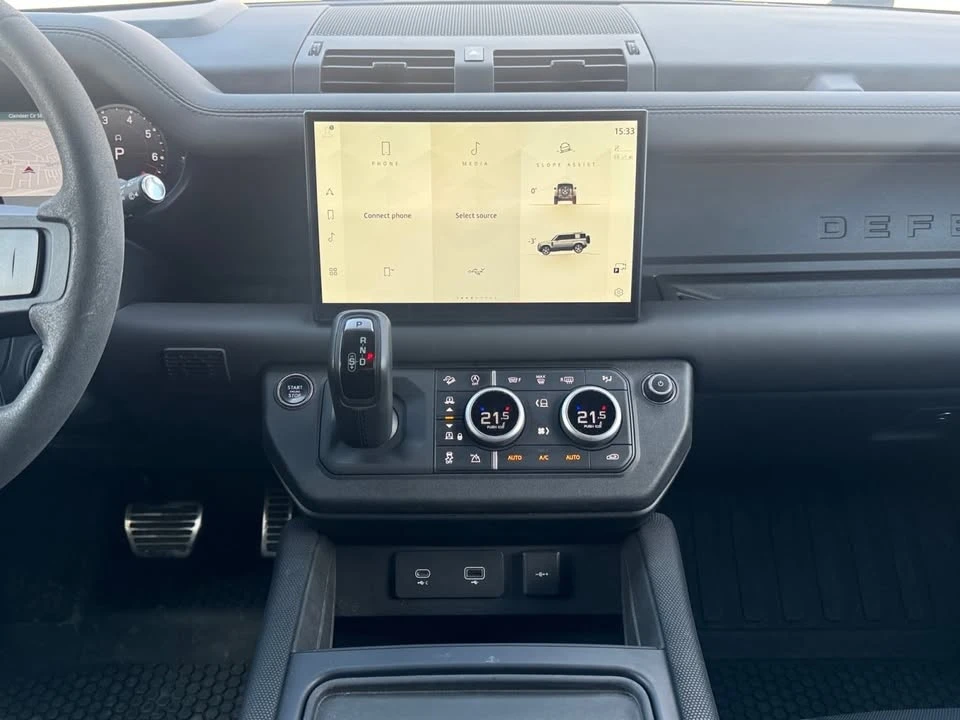 2023 Land Rover Defender V8 - Image 13 of 20