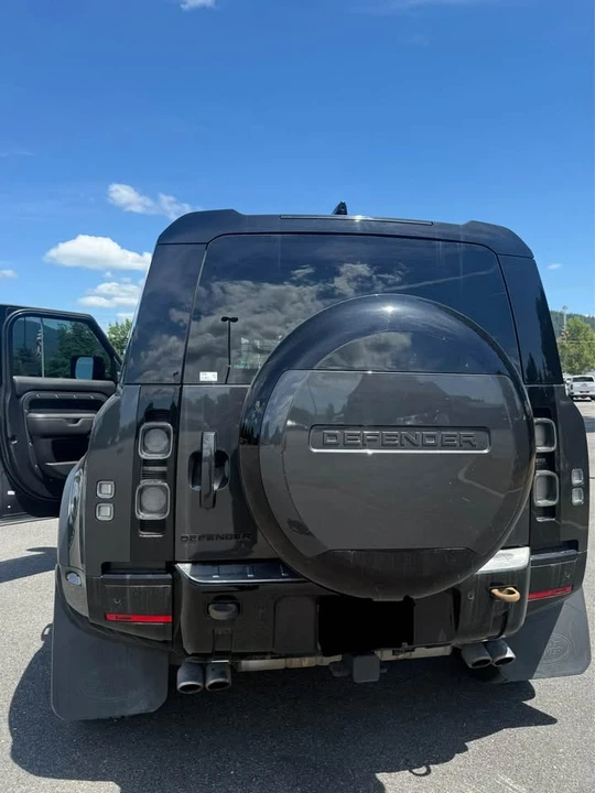 2023 Land Rover Defender V8 - Image 4 of 15