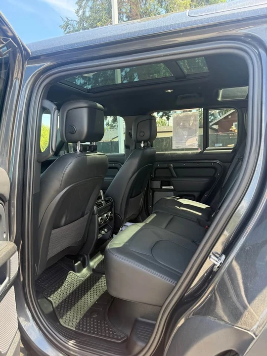 2023 Land Rover Defender V8 - Image 6 of 15