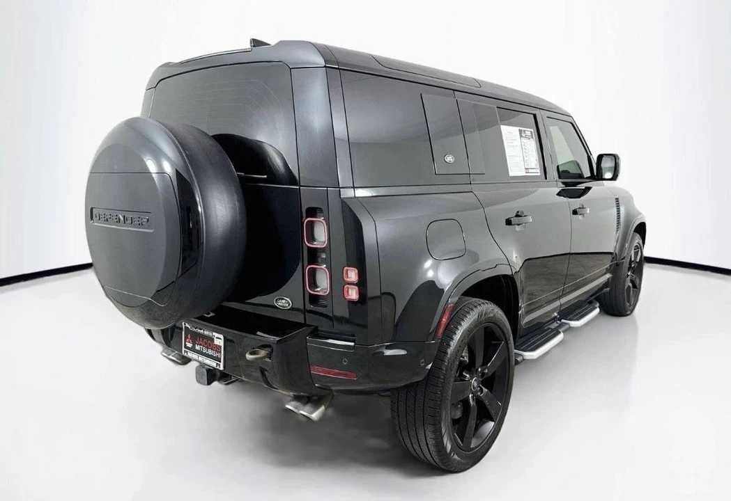 2023 Land Rover Defender V8 - Image 8 of 10