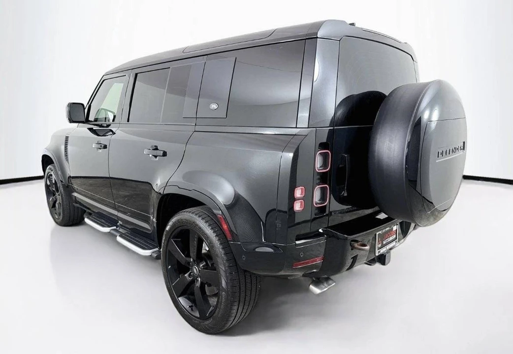 2023 Land Rover Defender V8 - Image 4 of 10