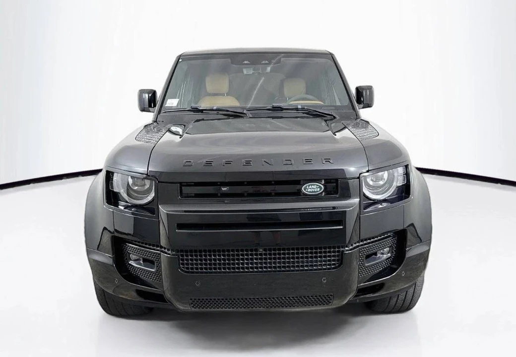 2023 Land Rover Defender V8 - Image 2 of 10