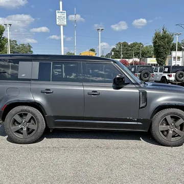 2023 Land Rover Defender V8