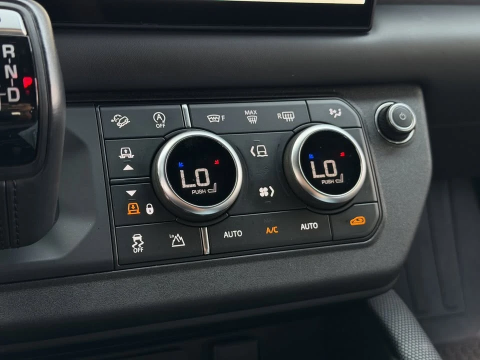 2023 Land Rover Defender V8 - Image 19 of 19
