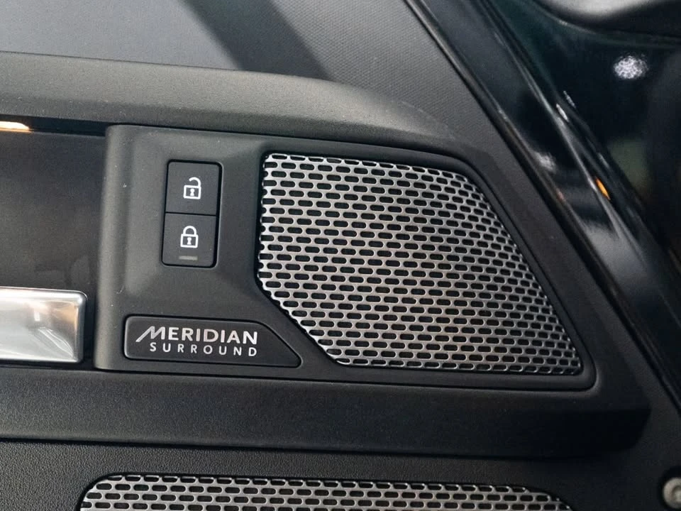 2023 Land Rover Defender V8 - Image 15 of 20