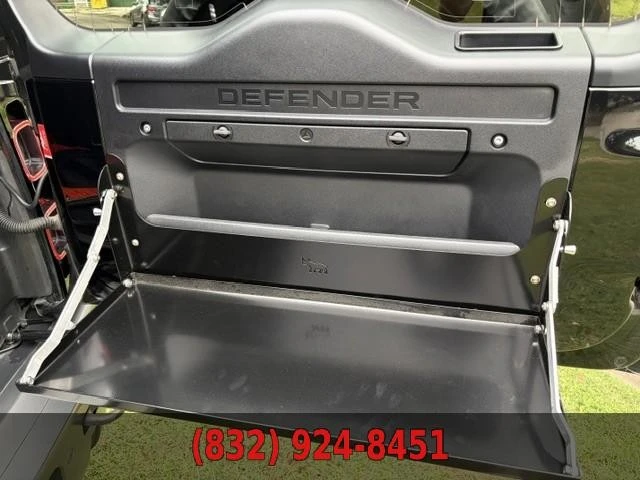 2023 Land Rover Defender V8 - Image 18 of 30