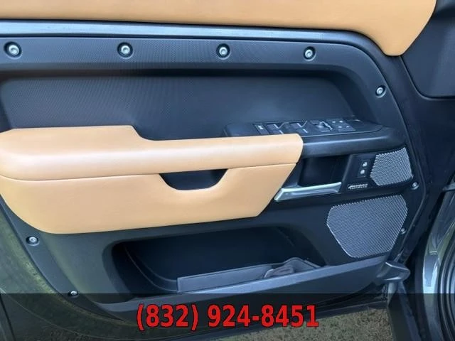 2023 Land Rover Defender V8 - Image 23 of 30