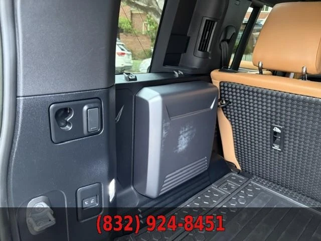 2023 Land Rover Defender V8 - Image 16 of 30