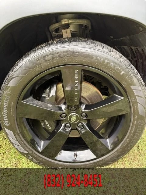 2023 Land Rover Defender V8 - Image 21 of 30