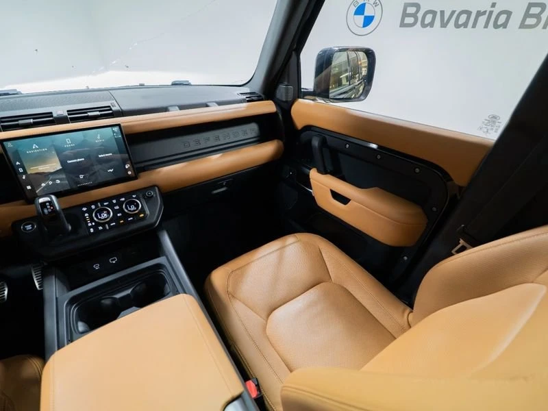2023 Land Rover Defender V8 - Image 16 of 20