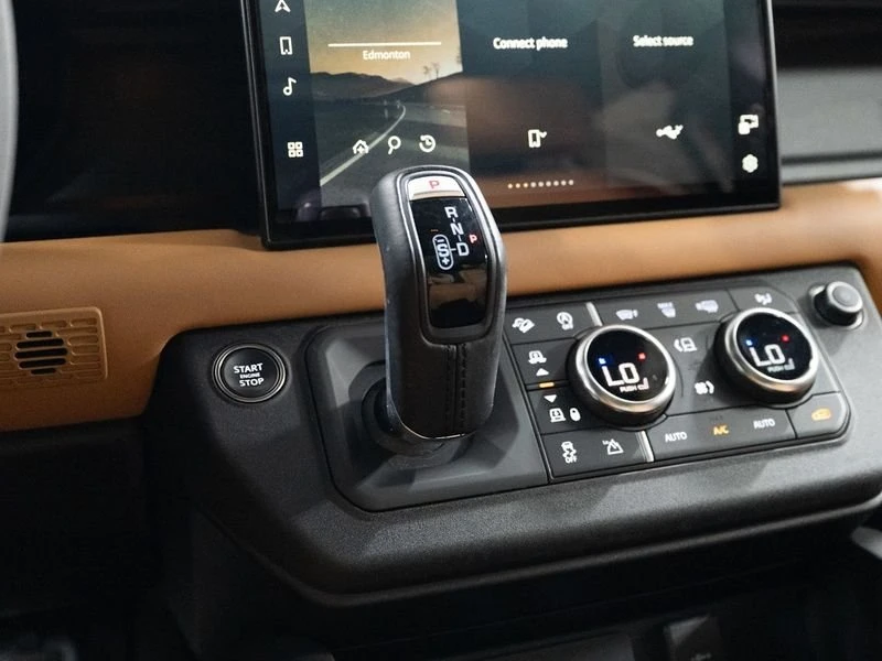 2023 Land Rover Defender V8 - Image 15 of 20