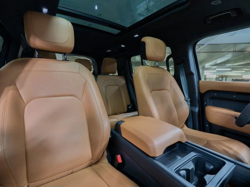 2023 Land Rover Defender V8 - Image 11 of 20