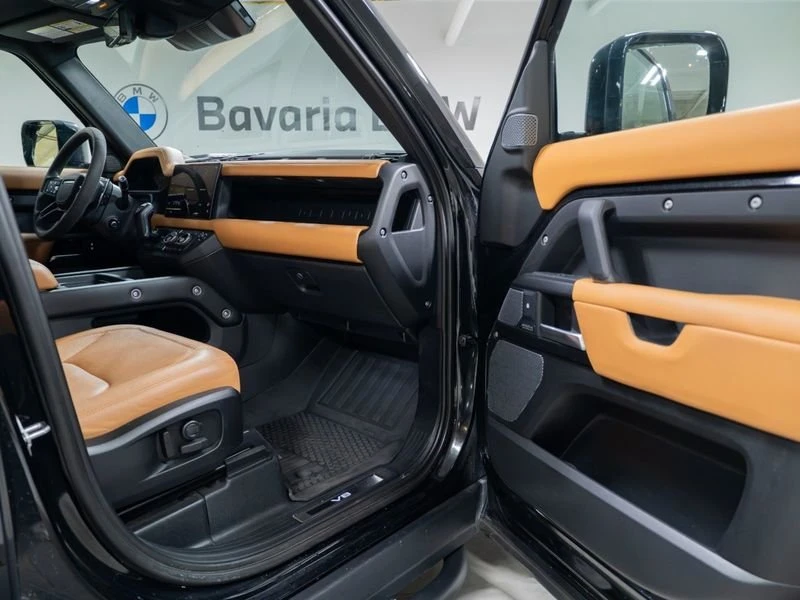 2023 Land Rover Defender V8 - Image 19 of 20
