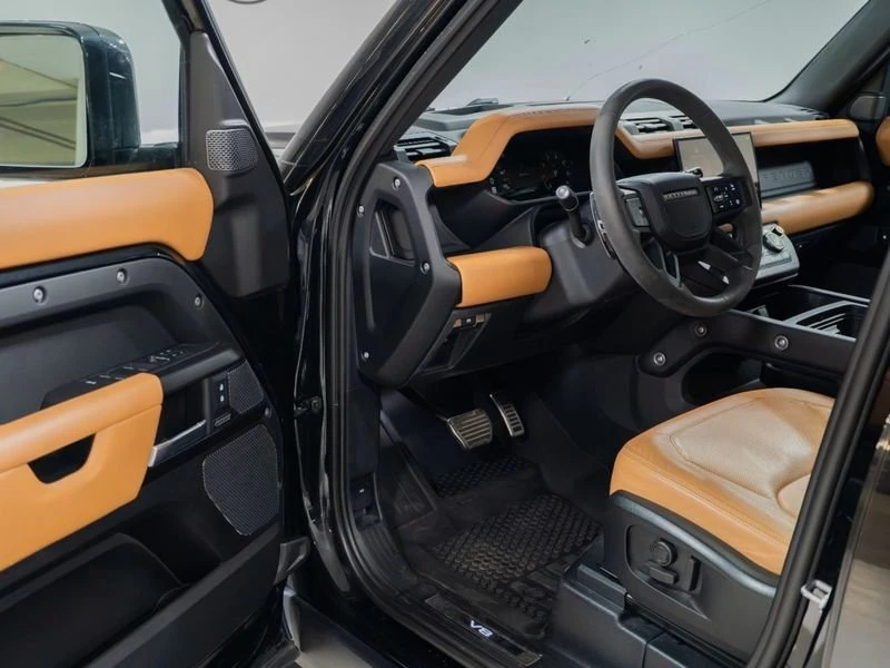 2023 Land Rover Defender V8 - Image 9 of 20