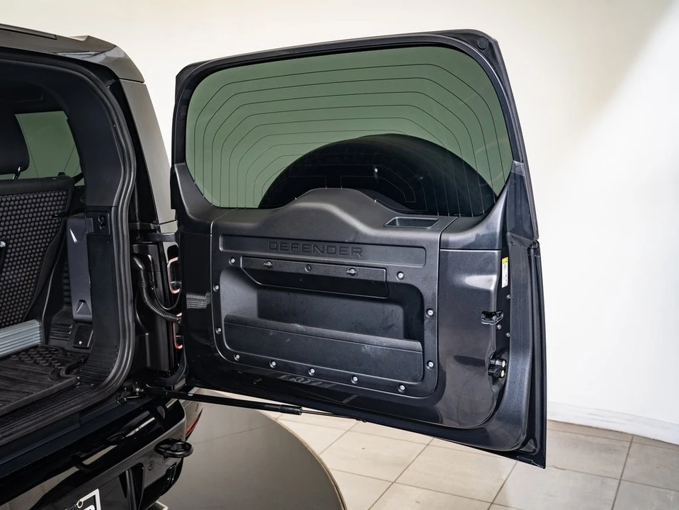 2023 Land Rover Defender L663 - Image 19 of 21