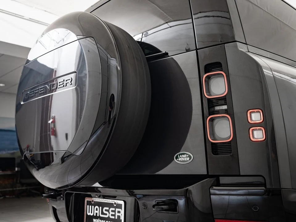 2023 Land Rover Defender L663 - Image 17 of 21