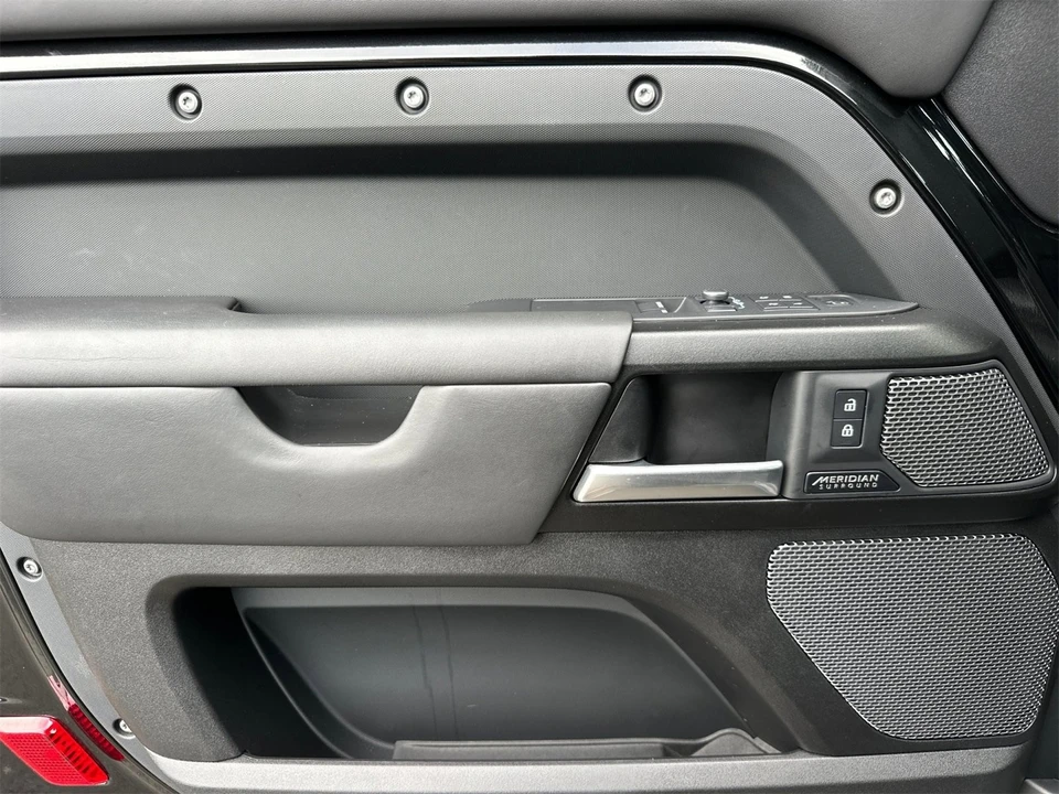 2023 Land Rover Defender L663 - Image 11 of 12