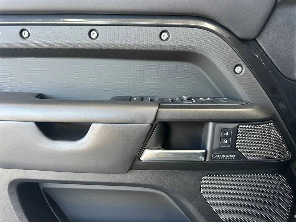 2023 Land Rover Defender L663 - Image 11 of 12