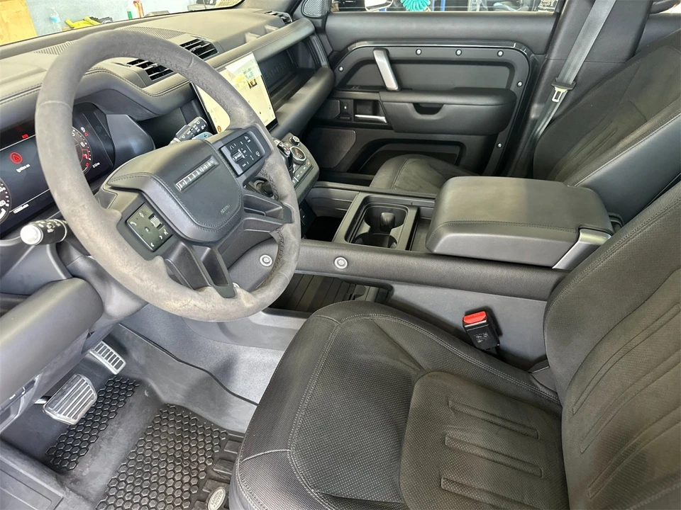 2023 Land Rover Defender L663 - Image 10 of 12