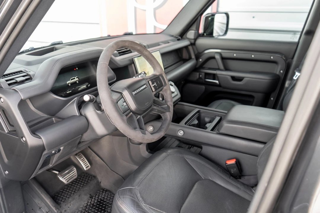 2023 Land Rover Defender V8 - Image 6 of 31