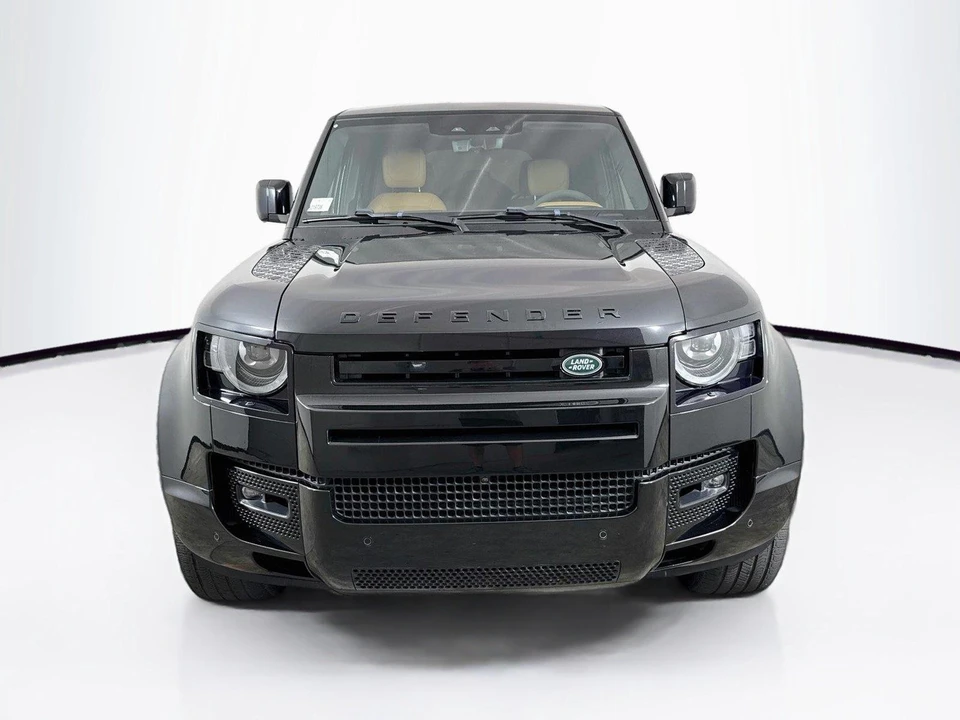 2023 Land Rover Defender V8 - Image 10 of 31