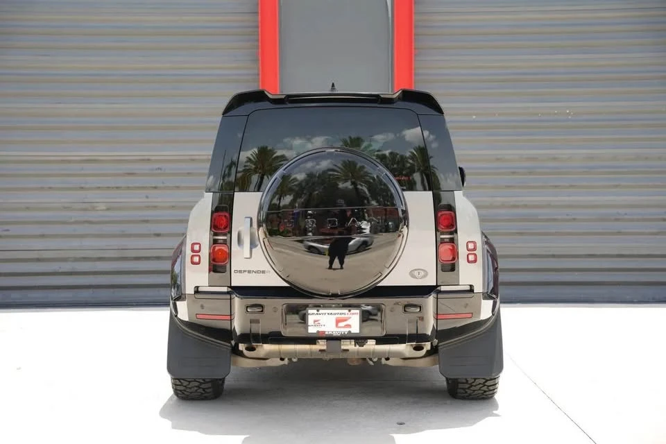 2023 Land Rover Defender L663 - Image 5 of 16