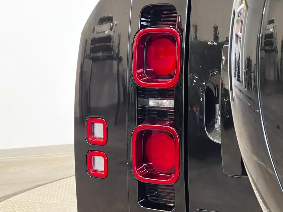 2023 Land Rover Defender L663 - Image 14 of 20