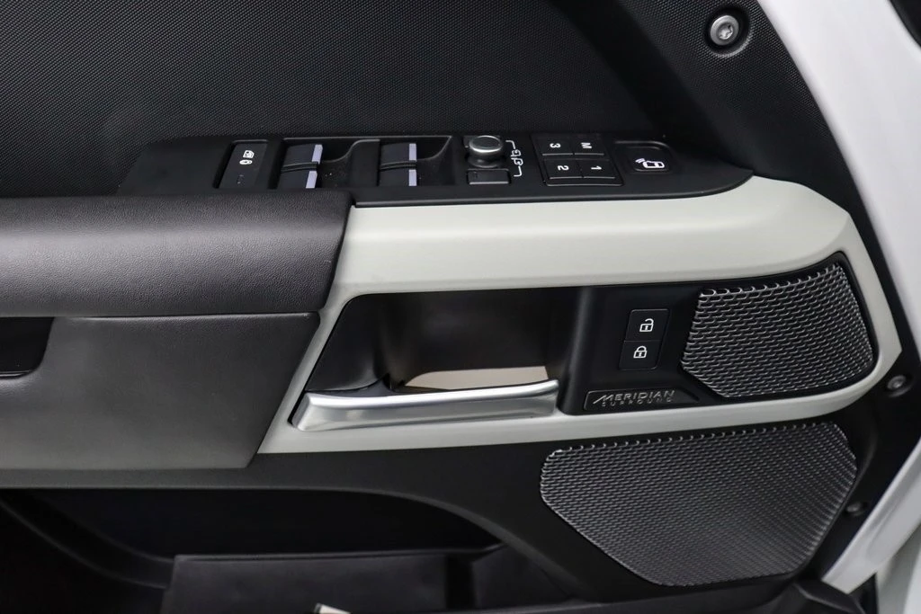 2023 Land Rover Defender L663 - Image 17 of 21