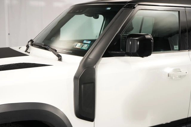2023 Land Rover Defender L663 - Image 19 of 31