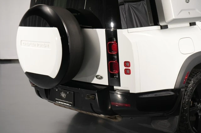 2023 Land Rover Defender L663 - Image 13 of 31