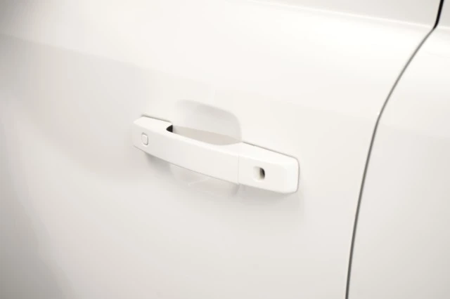 2023 Land Rover Defender L663 - Image 24 of 31