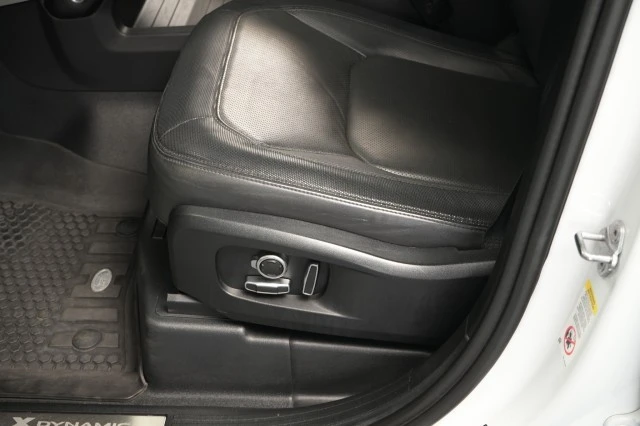 2023 Land Rover Defender L663 - Image 30 of 31