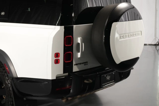 2023 Land Rover Defender L663 - Image 17 of 31