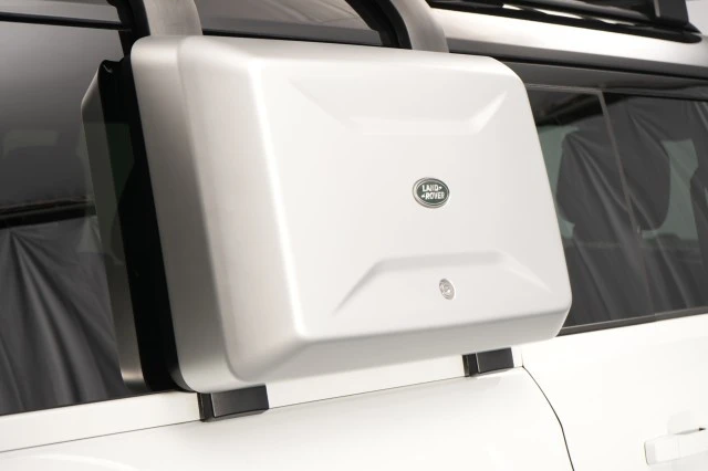 2023 Land Rover Defender L663 - Image 20 of 31