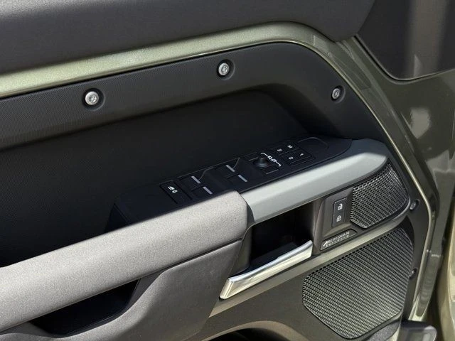 2023 Land Rover Defender L663 - Image 15 of 21