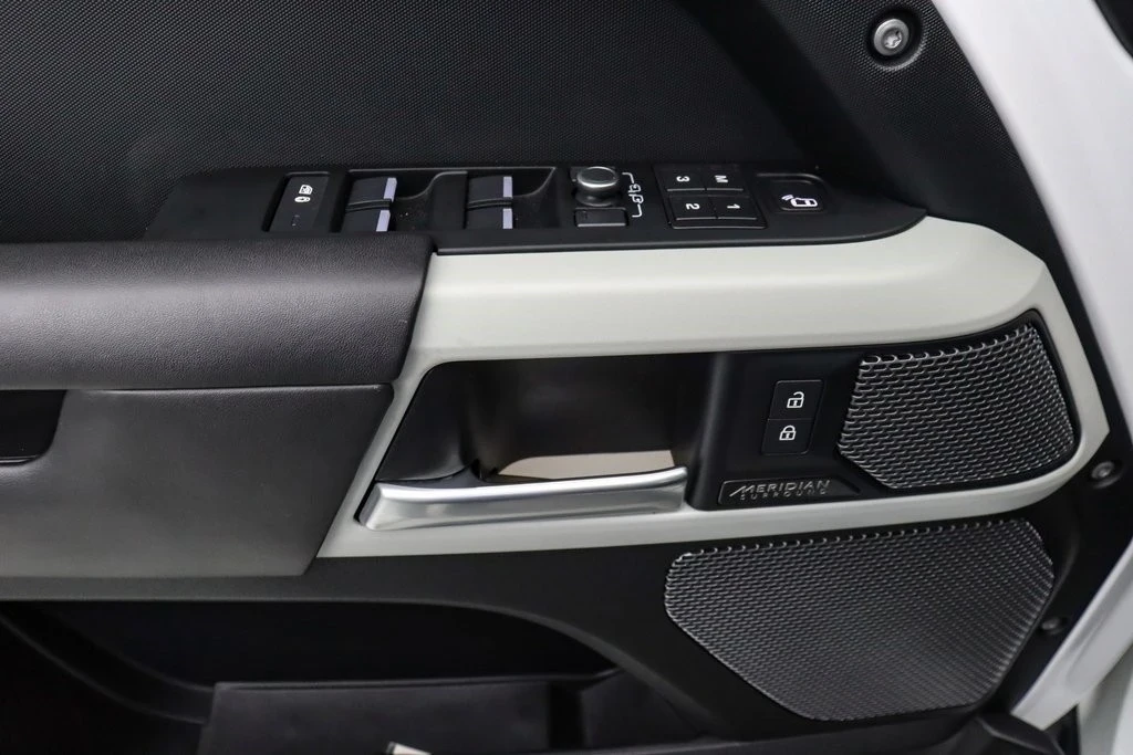 2023 Land Rover Defender L663 - Image 17 of 21