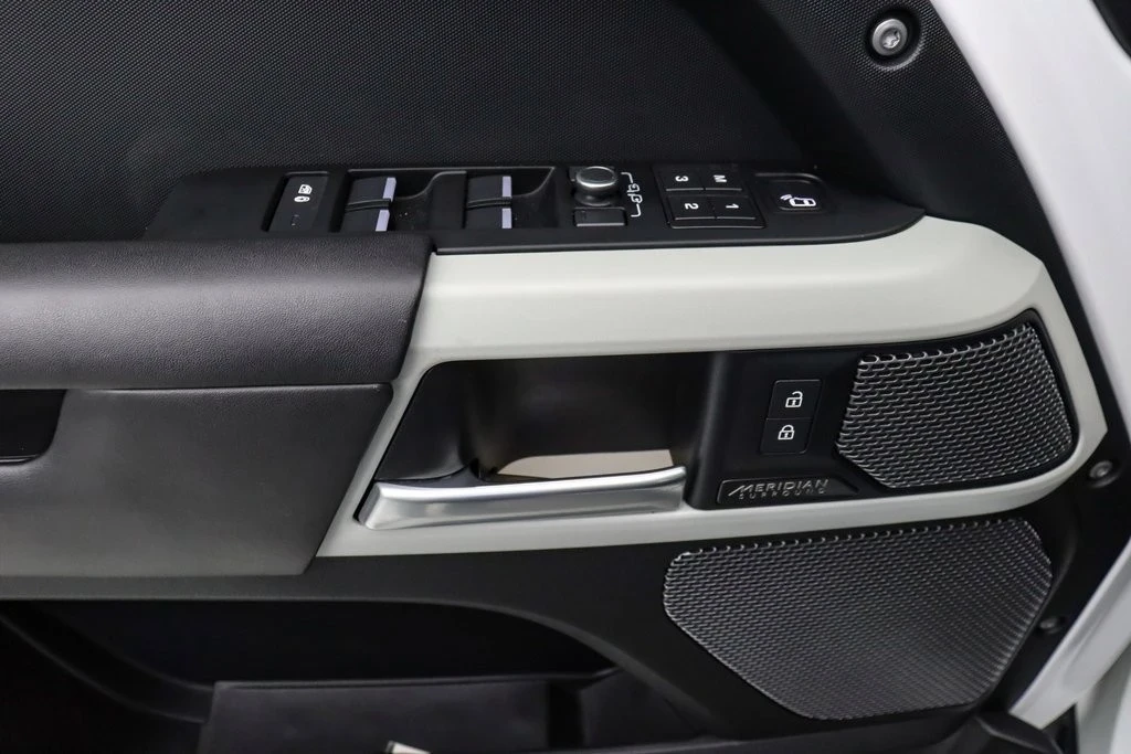 2023 Land Rover Defender L663 - Image 17 of 21