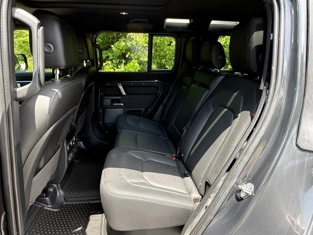 2023 Land Rover Defender L663 - Image 14 of 31