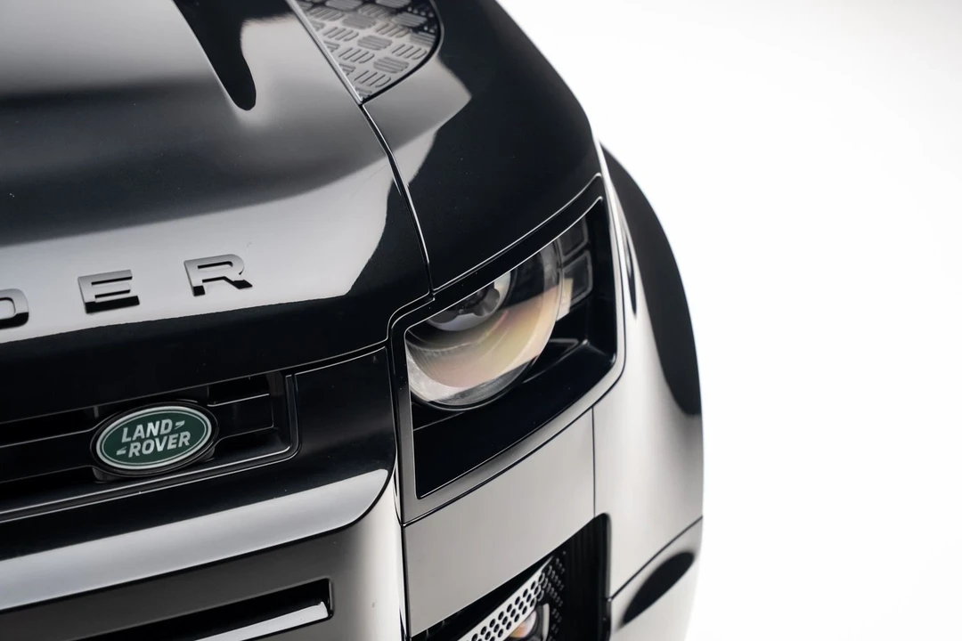 2023 Land Rover Defender L663 - Image 10 of 12