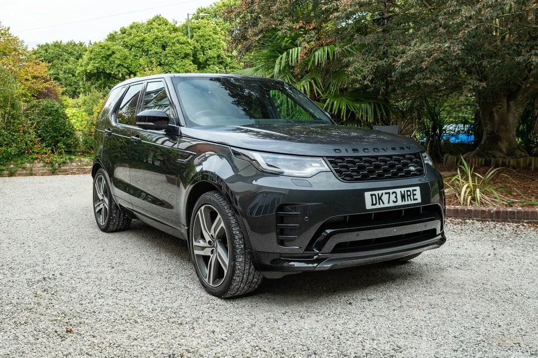 2017 Land Rover Discovery 5th Gen - Image 3 of 30