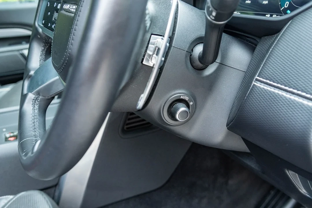 2017 Land Rover Discovery 5th Gen - Image 18 of 30