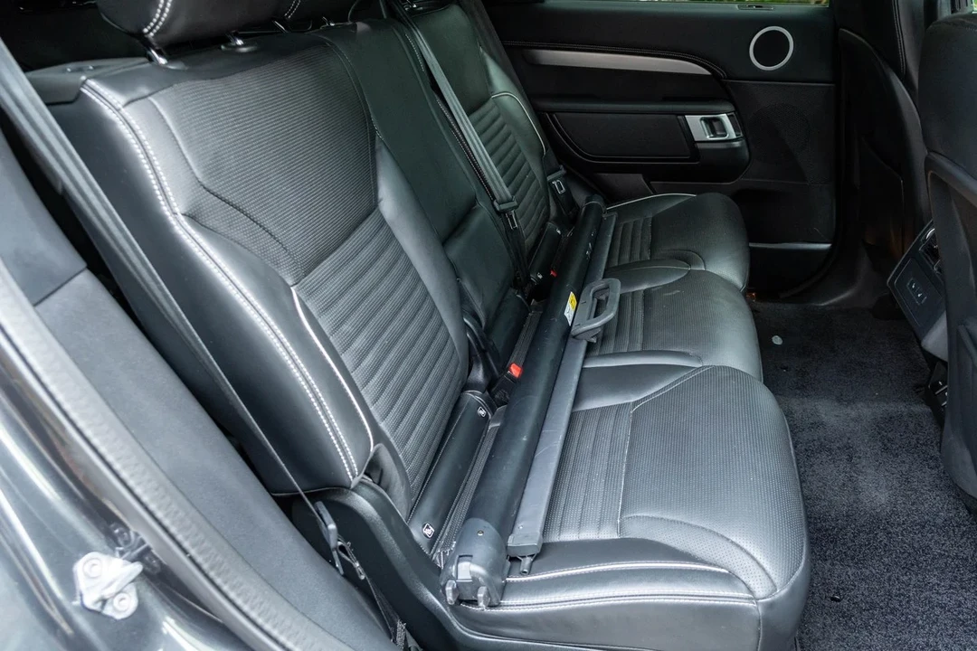 2017 Land Rover Discovery 5th Gen - Image 21 of 30