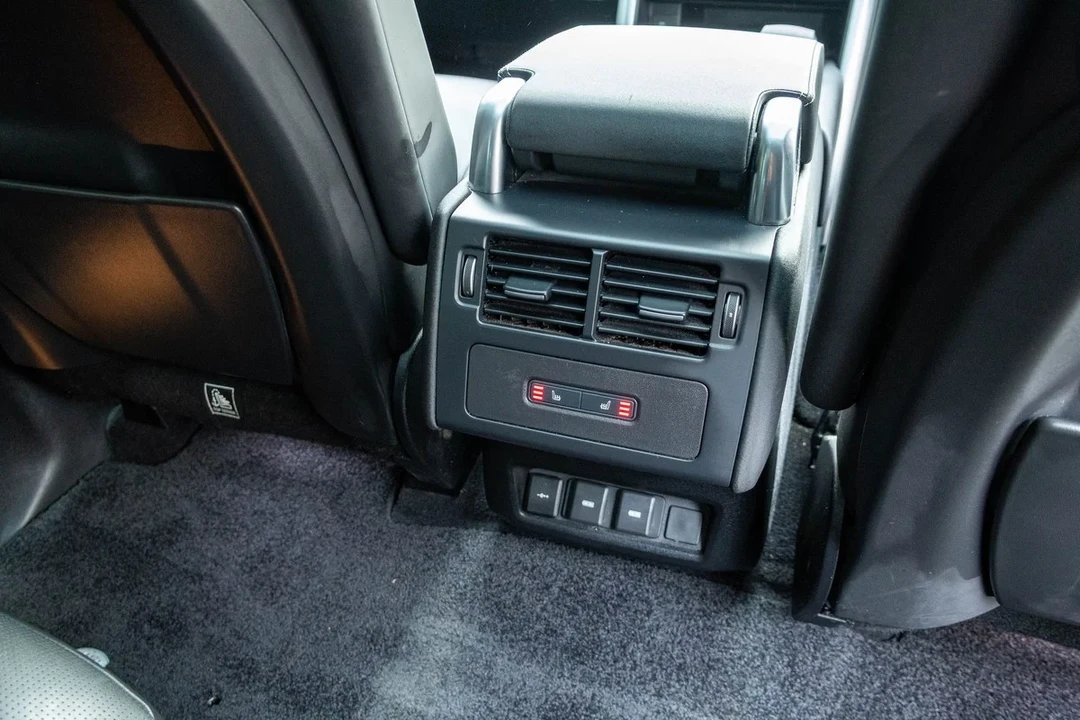2017 Land Rover Discovery 5th Gen - Image 22 of 30