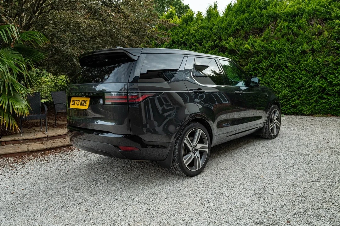 2017 Land Rover Discovery 5th Gen - Image 8 of 30