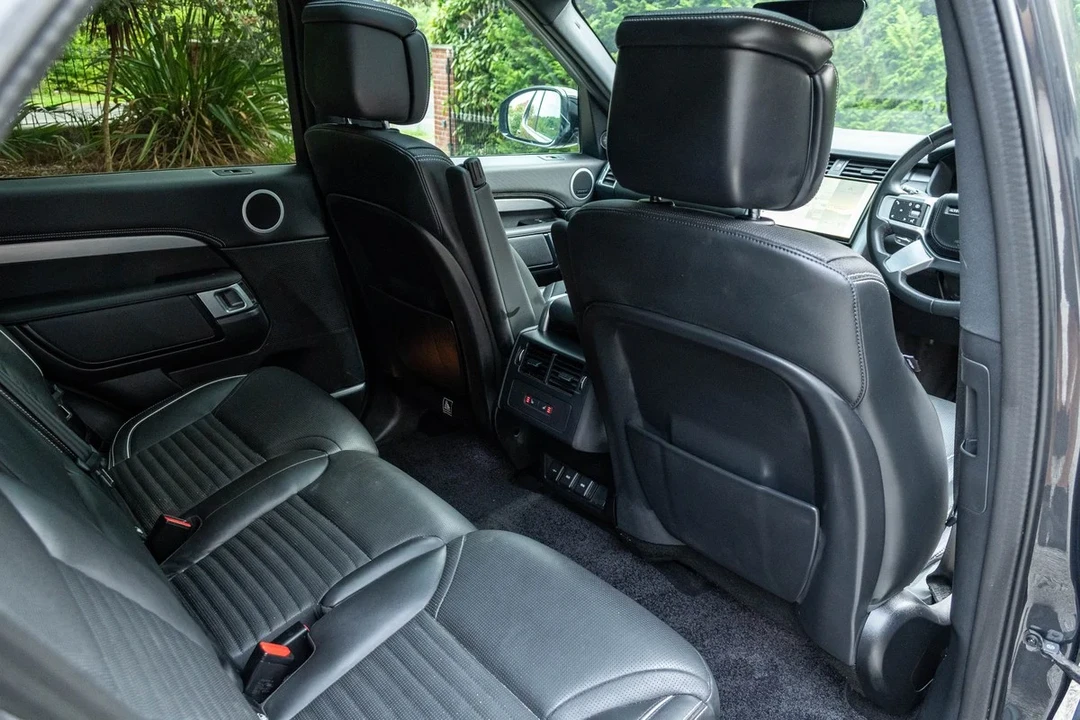 2017 Land Rover Discovery 5th Gen - Image 26 of 30