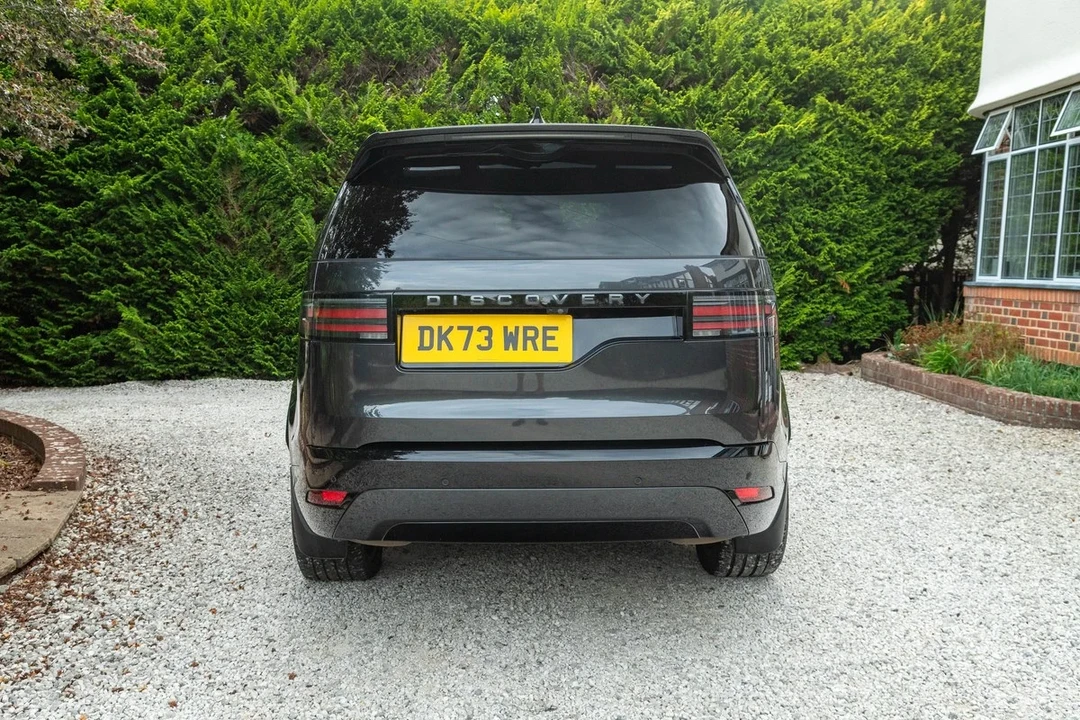 2017 Land Rover Discovery 5th Gen - Image 9 of 30